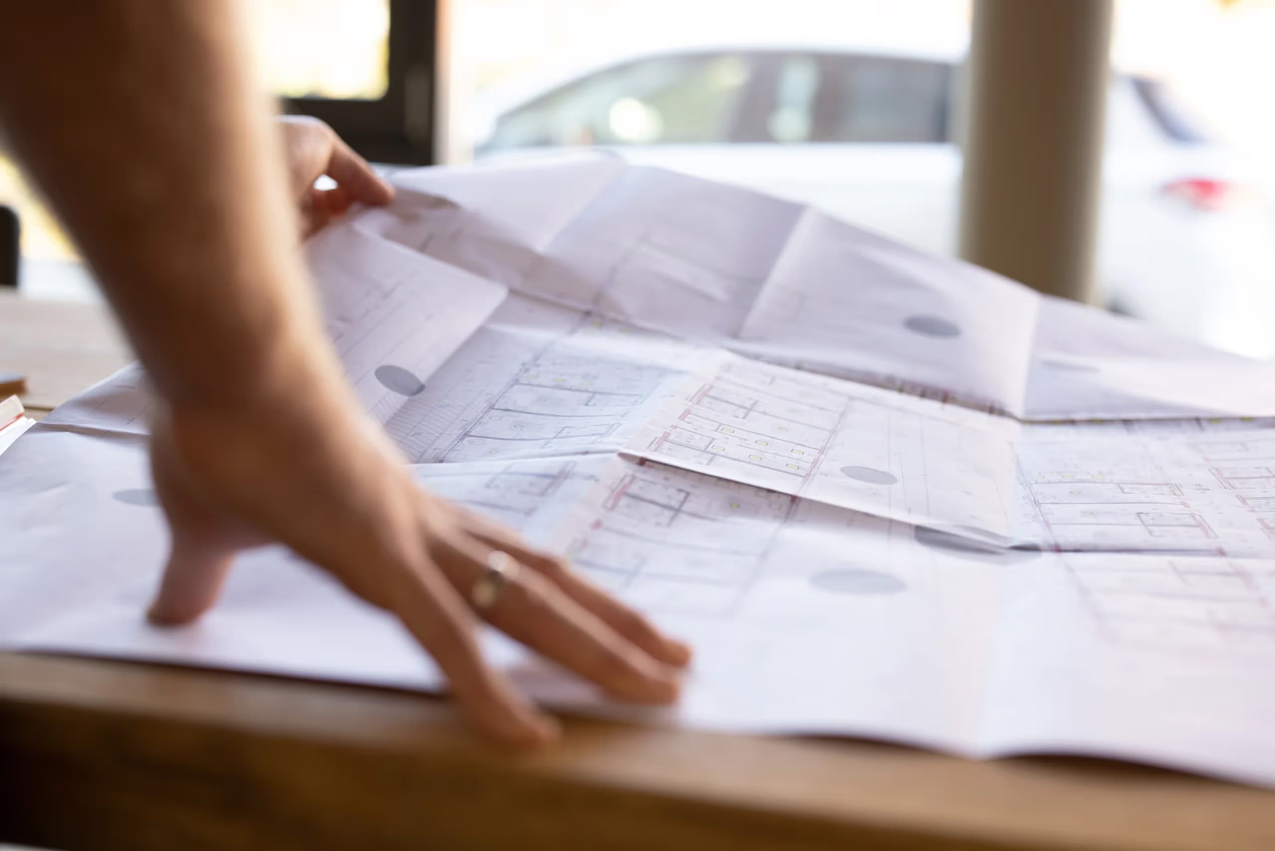 Planunterlagen am Arbeitsplatz — Stelle Technische/r Zeichner/in