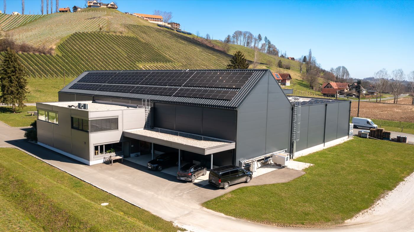Weingut Sabathi — Produktions- und Betriebsgebäude — Ansicht 2